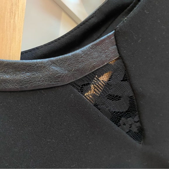 Maternity dress with leather detailing - Picture 3 of 5